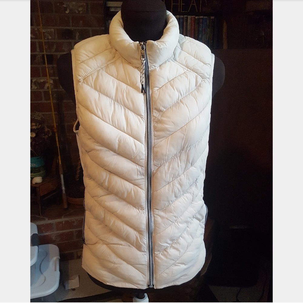 Gap Primaloft Puffer Vest